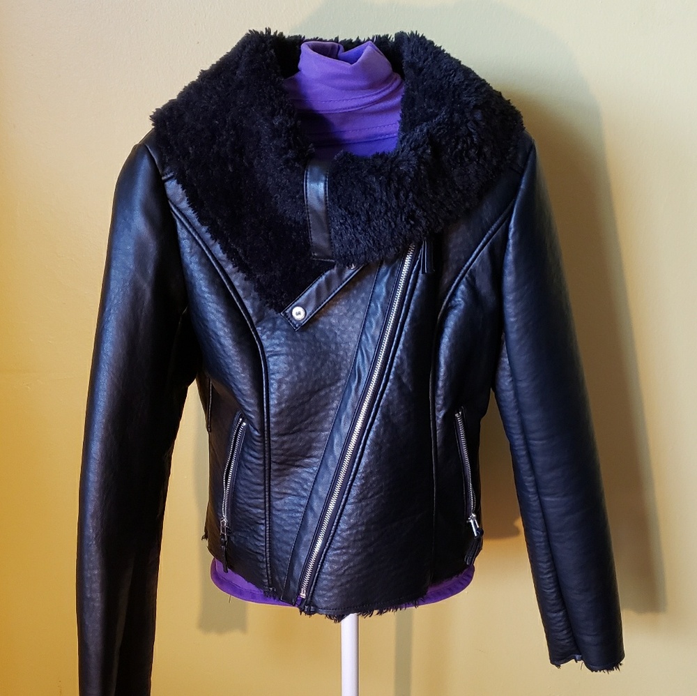 Asymmetric jacket